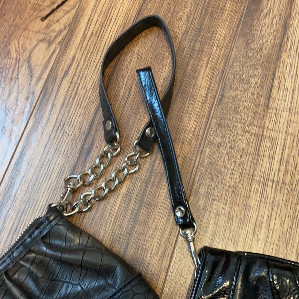 Two clutches - Picture 5 of 5